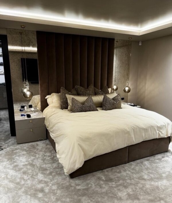 Luxury Charlie bed complete with mirrors