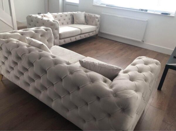 Contemporary chesterfield sofa
