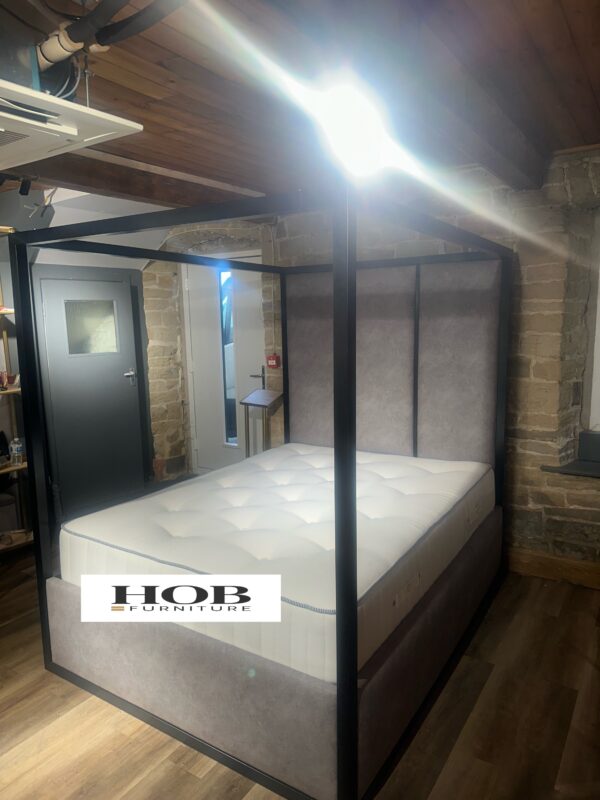 Royal Washington poster bed