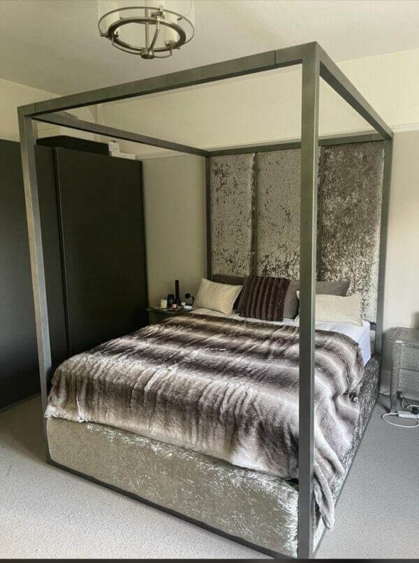 Royal Washington poster bed