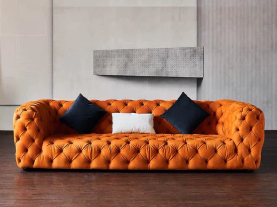Fully buttoned Emmie chesterfield sofa