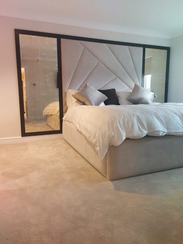 Luxury star deco bed complete with mirrors