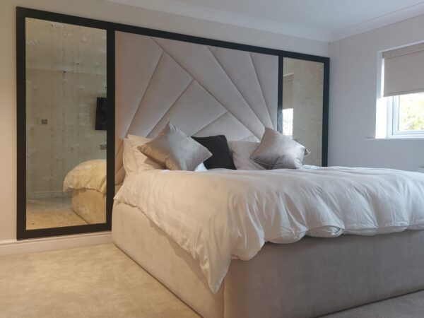 Luxury star deco bed complete with mirrors
