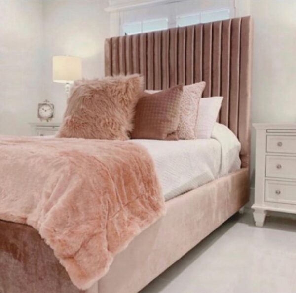 Thomasina bed