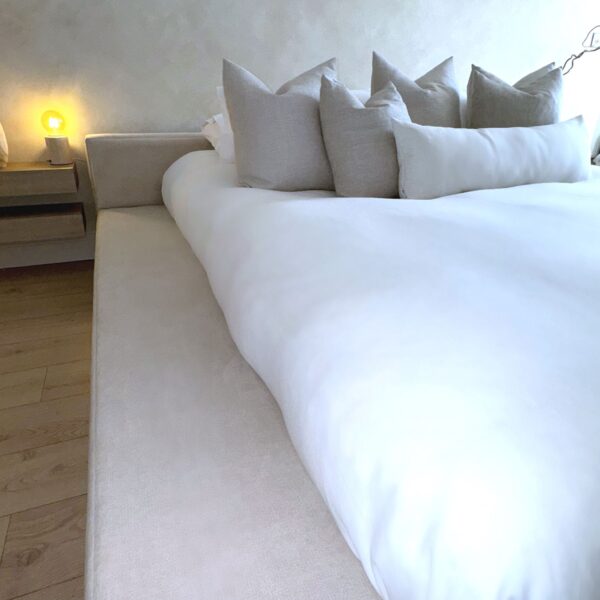 Royal Amber Bed