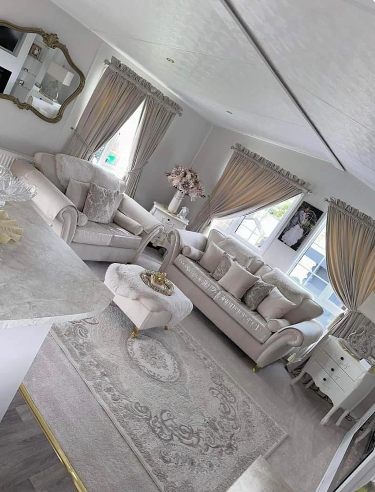 Grand Swan sofa complete with sash and bolsters