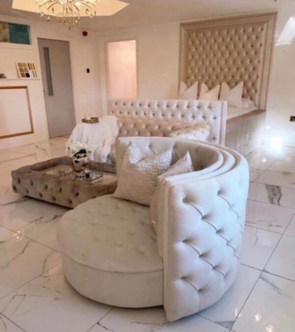 Olivia swivel Chair