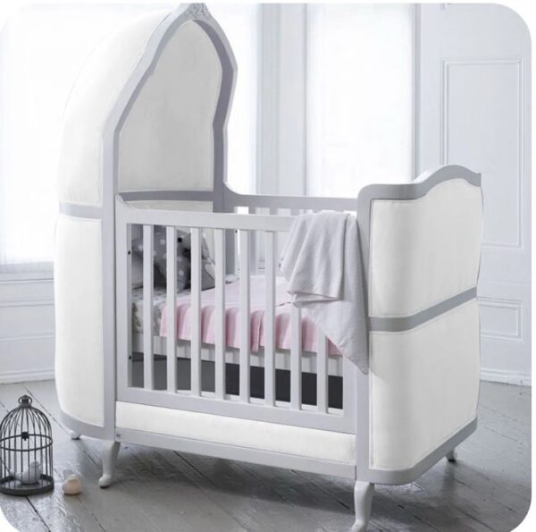 Beaufort hooded cot