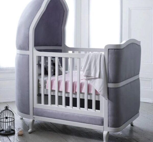 Beaufort hooded cot