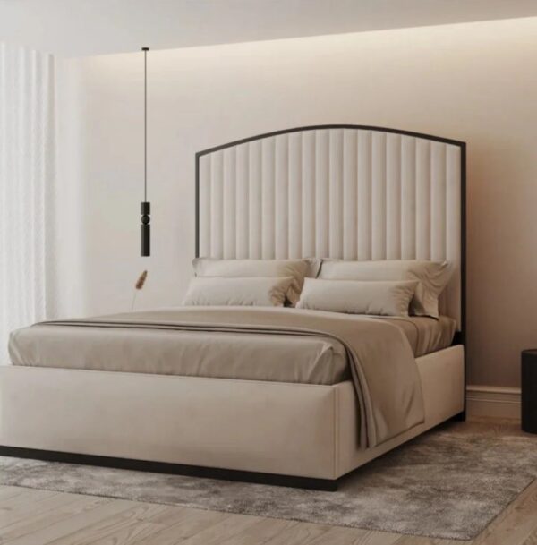 Cleo curved bed