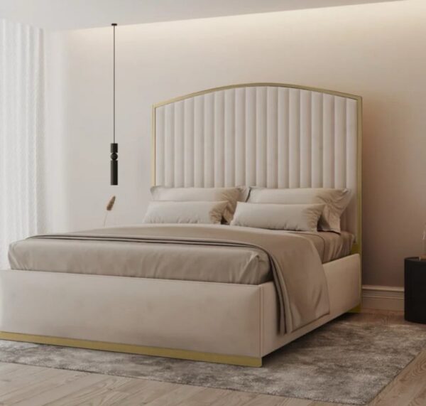 Cleo curved bed