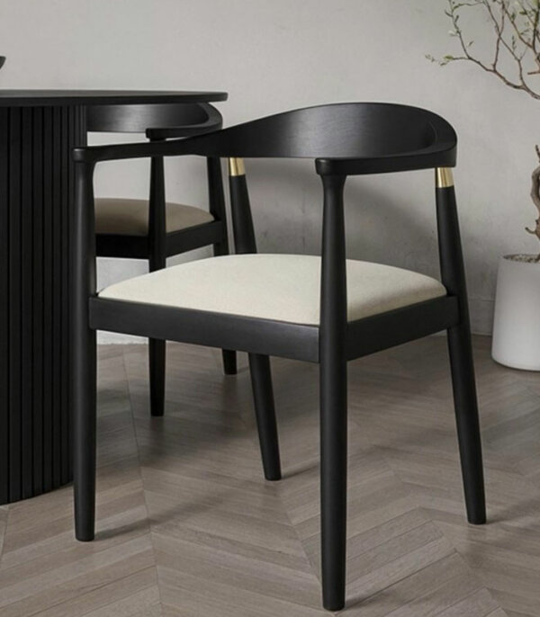Singapore Round Dining Table With Chair Options