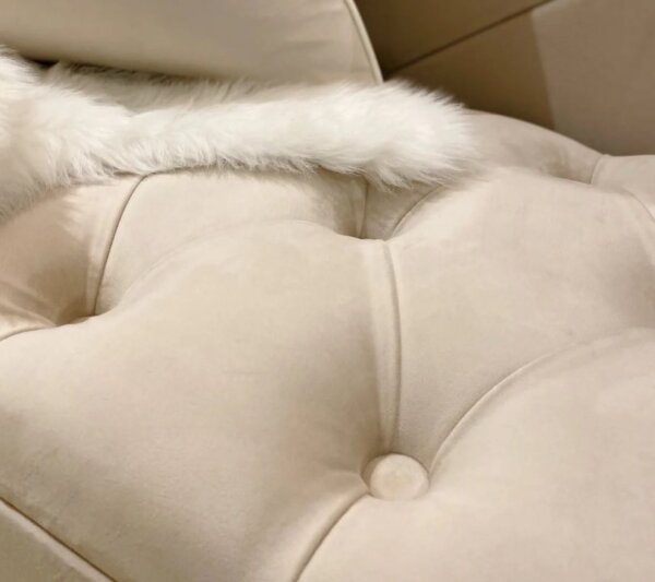 Chesterfield ottoman box