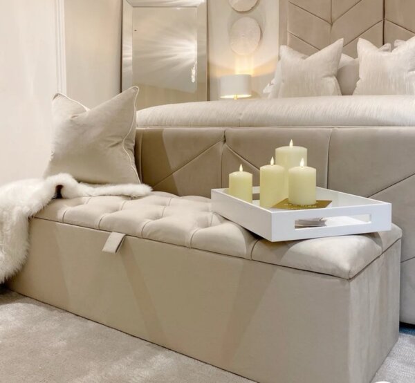 Chesterfield ottoman box