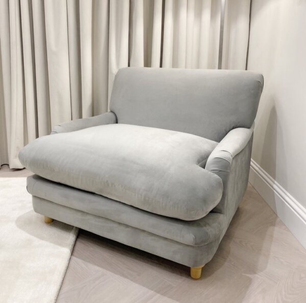 Ascott acent chair