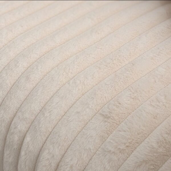 linear fur or cord