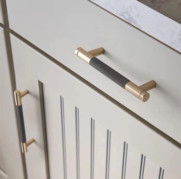Hampshire door handles