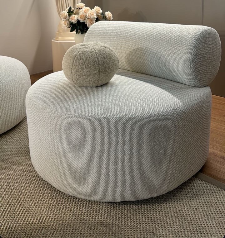 Aston accent chair