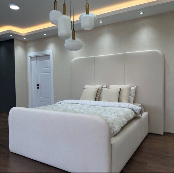 Charles curved bed