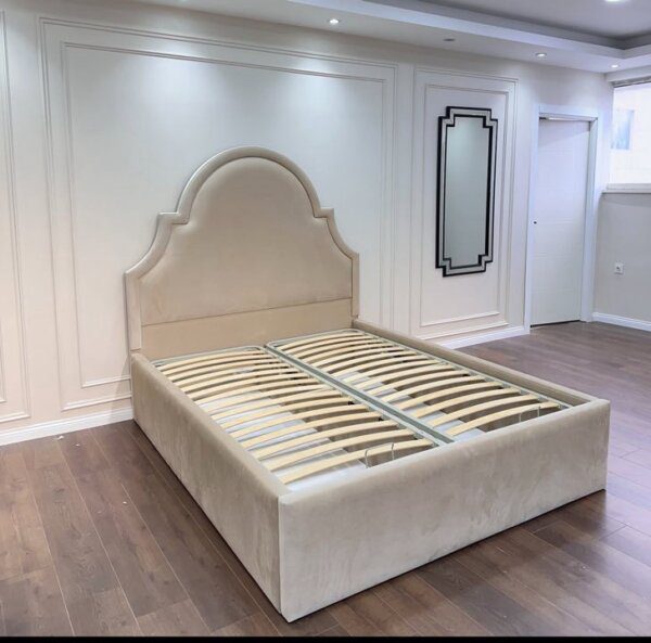 Royal Buckingham bed