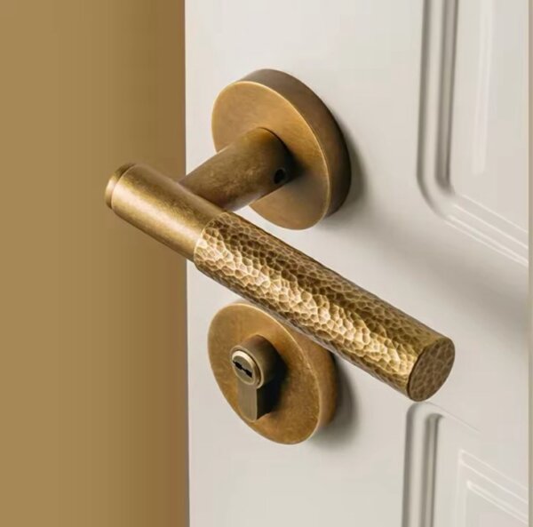 Cleo brass door Door handle