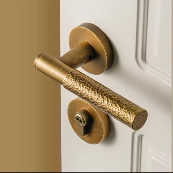Cleo brass door Door handle
