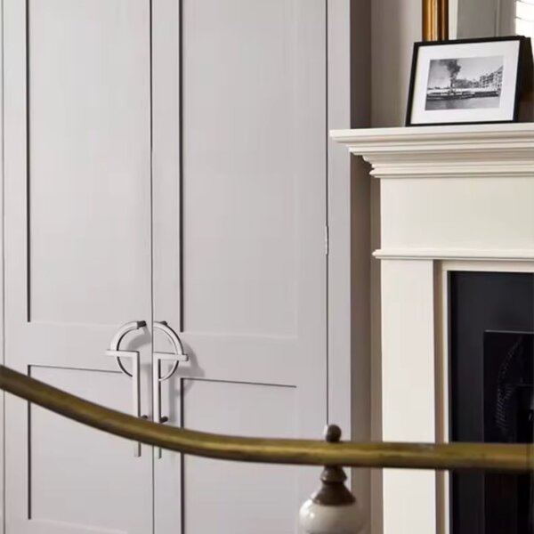 Sisley handles