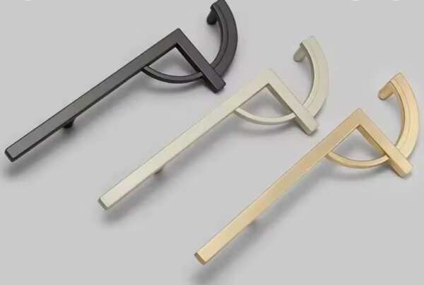 Sisley handles