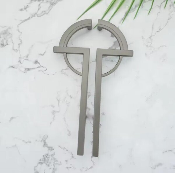 Sisley handles