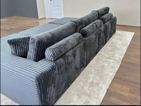 Royal Chicago cinema sofa with bolsters